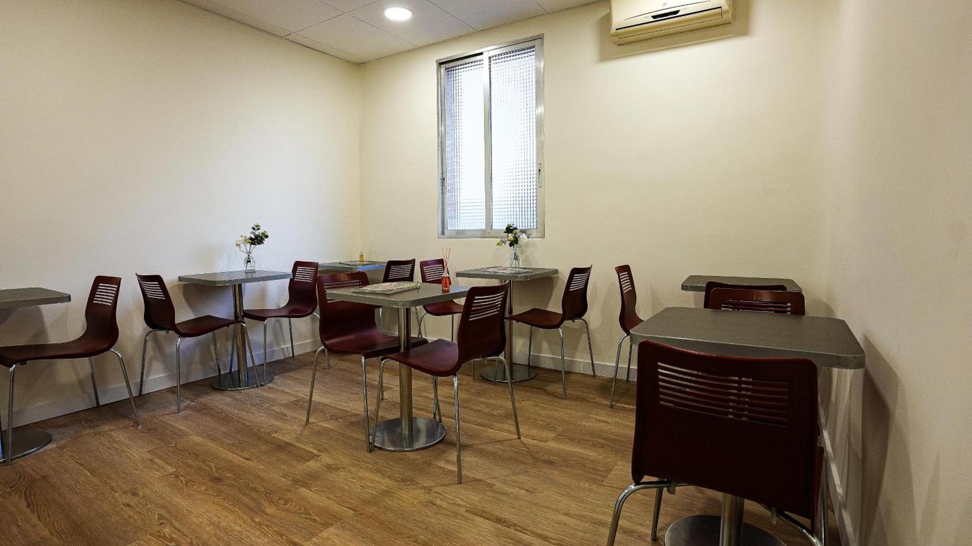 Fit Hostel Madrid Exterior photo