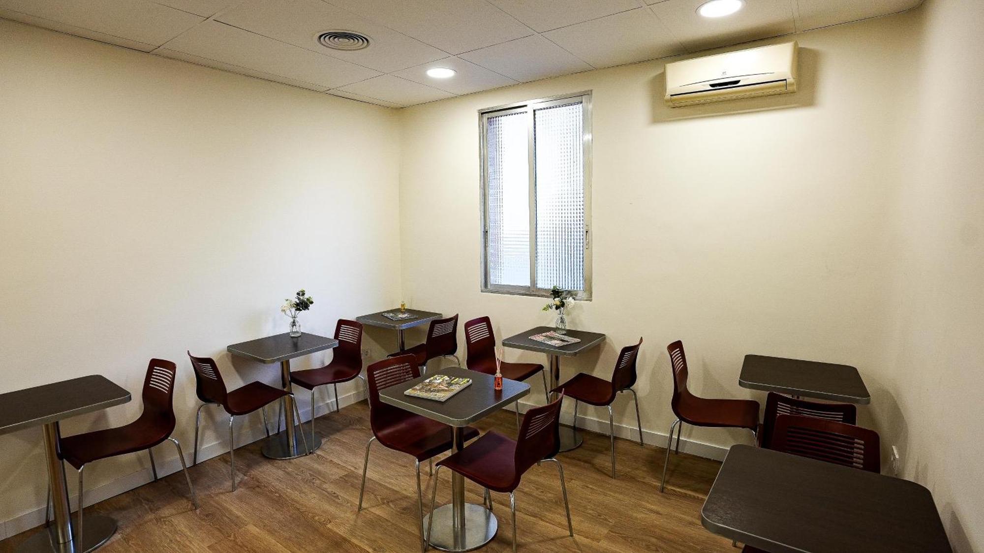 Fit Hostel Madrid Exterior photo